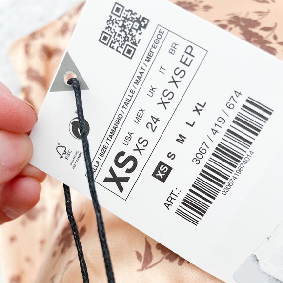 NWT- ZARA Cropped Floral Silky Cropped Long Sleeved Top - Picture 11 of 13